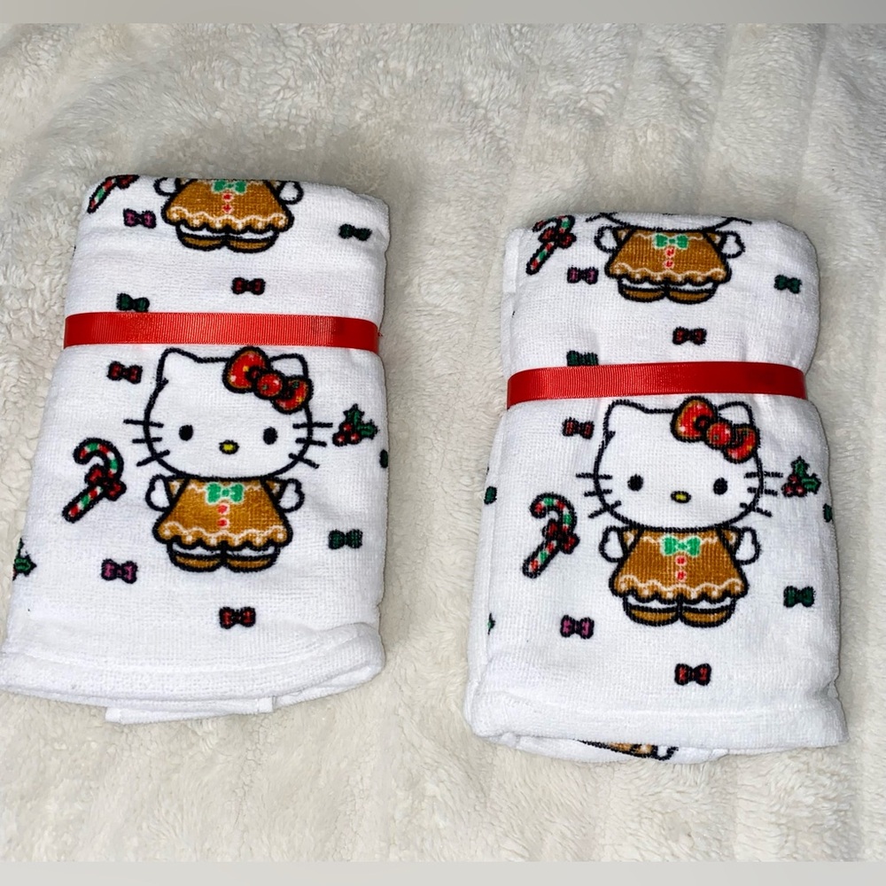 NWT Lot of two, 2 pc (4 towels) Sanrio Hello Kitty Christmas Holiday Hand Towels